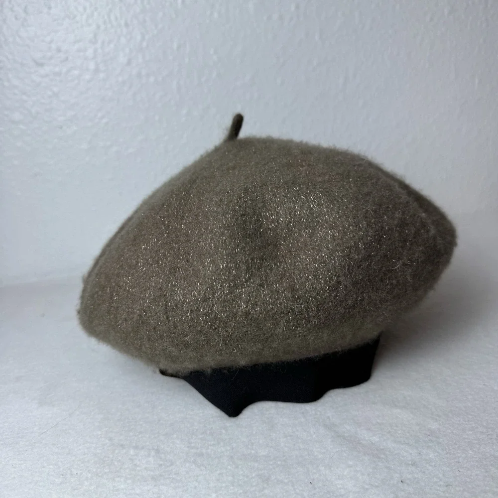 New CC Exclusives Taupe Gold Wool Beret Hat Soft Winter Neutral Parisian Preppy